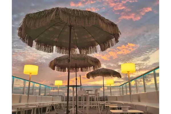 Manao - Parasols et pieds