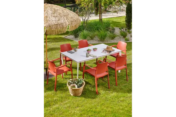 Manao - Parasols et pieds