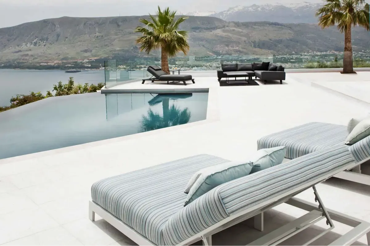 Beach - Bains de soleil