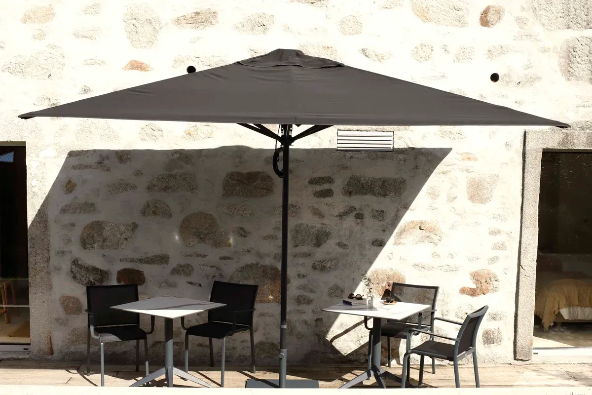 Femtor Lateral - Parasols et pieds
