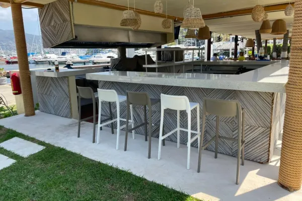 Attic Bar - Chaises de jardin
