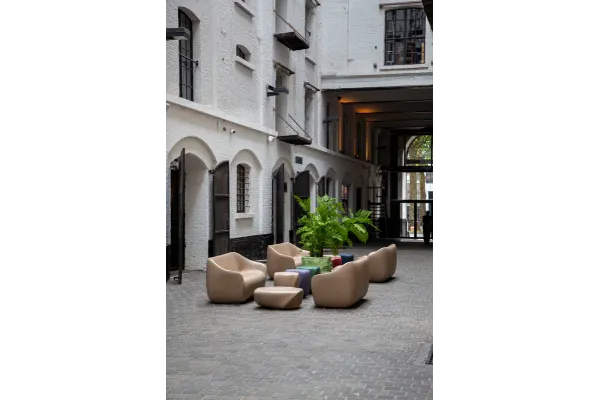 Rebor Sofa - Monobloc