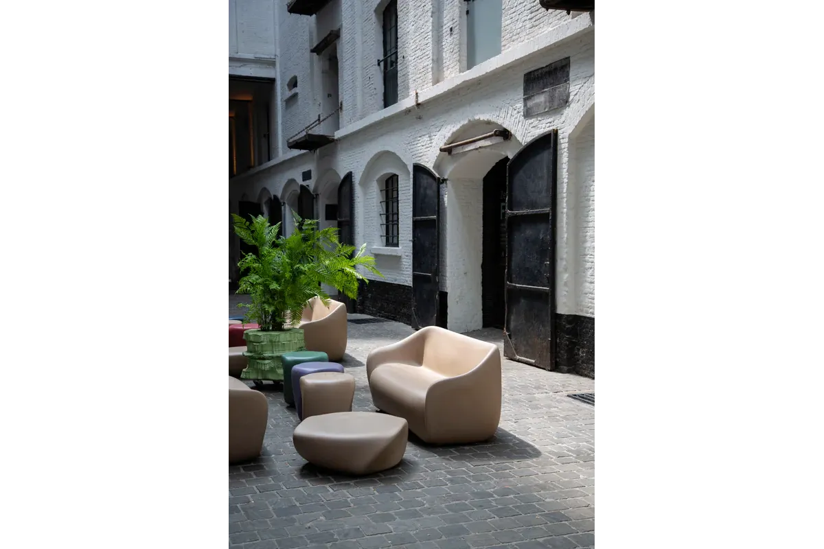 Rebor Sofa - Monobloc